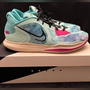 Nike Men’s Kyrie Irving Low Community Sneakers